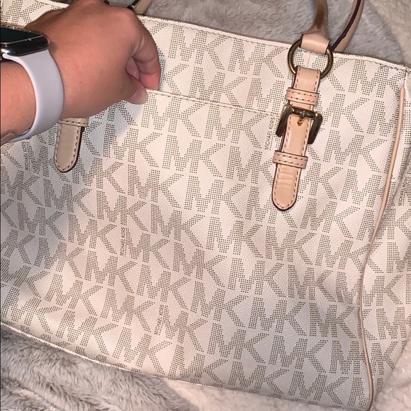 Michael Kors Tote - Picture 4 of 6